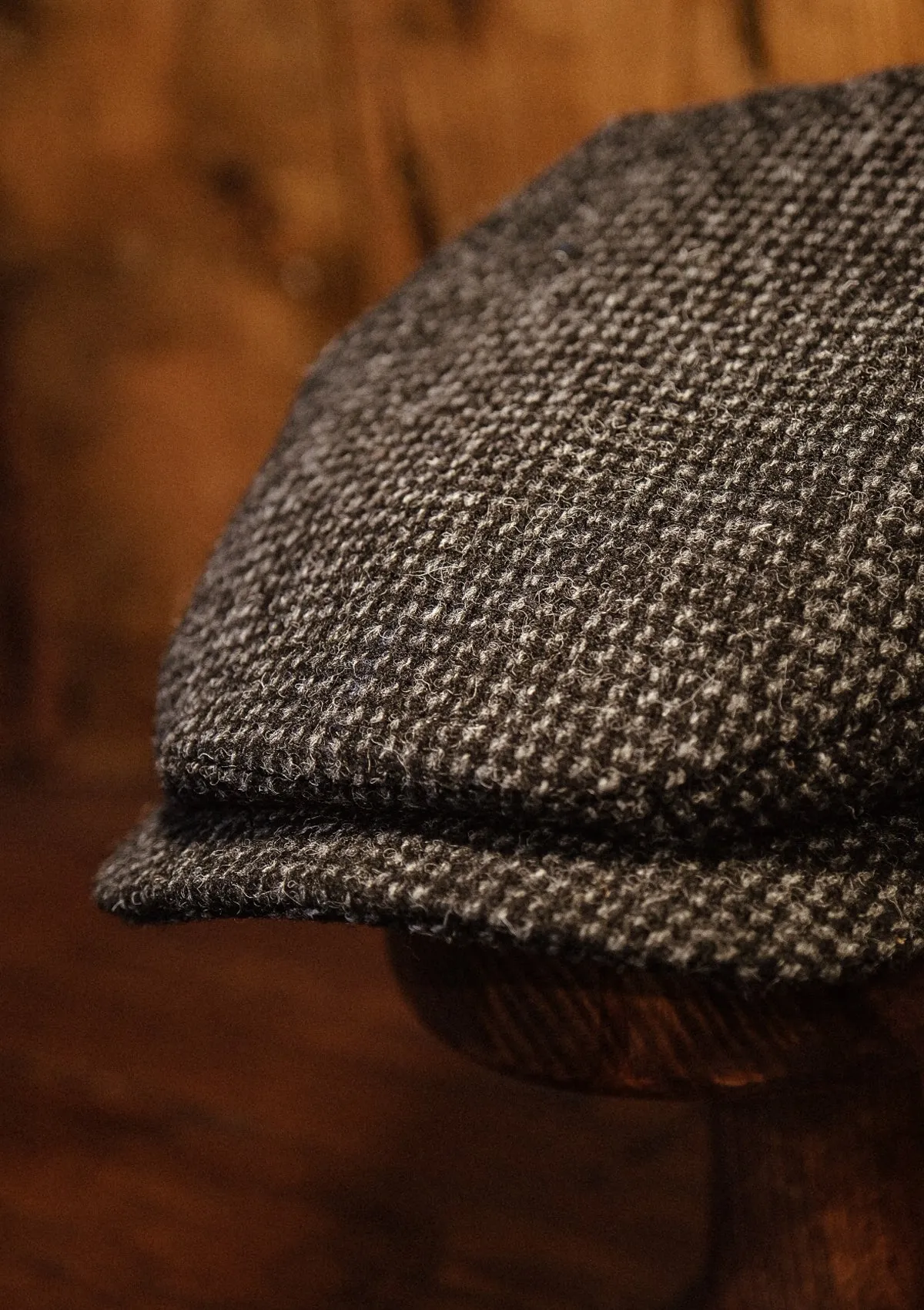 Geary Flat Cap - Dark Grey Harris Tweed