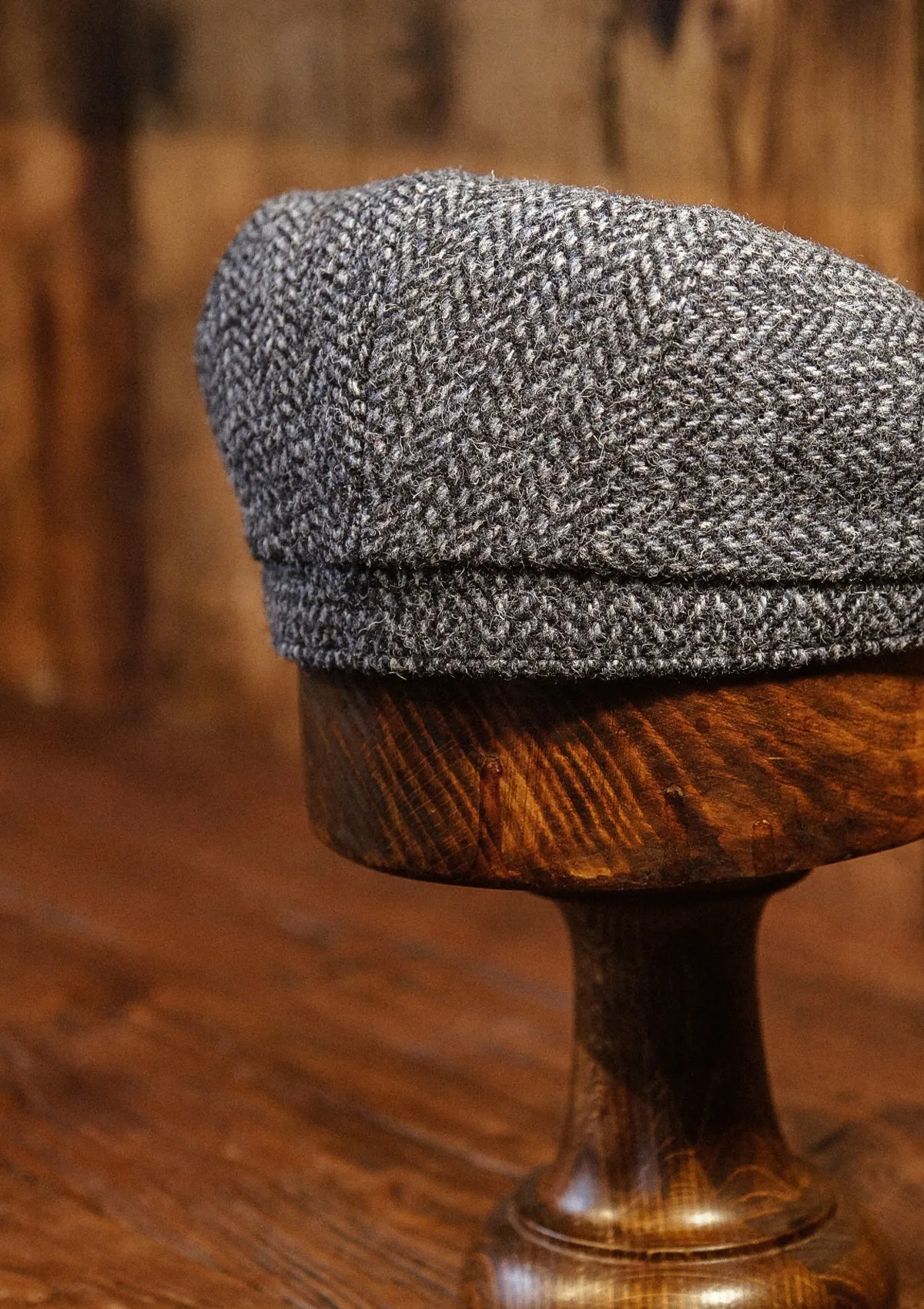 Geary Flat Cap - Navy Barleycorn Harris Tweed