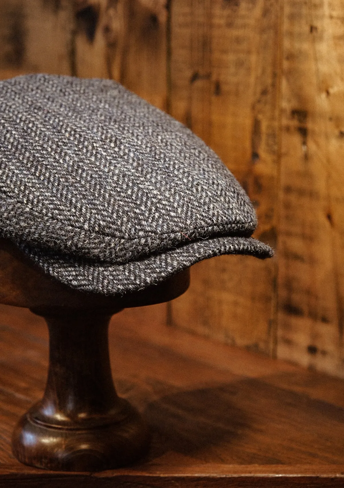 Geary Flat Cap - Navy Barleycorn Harris Tweed