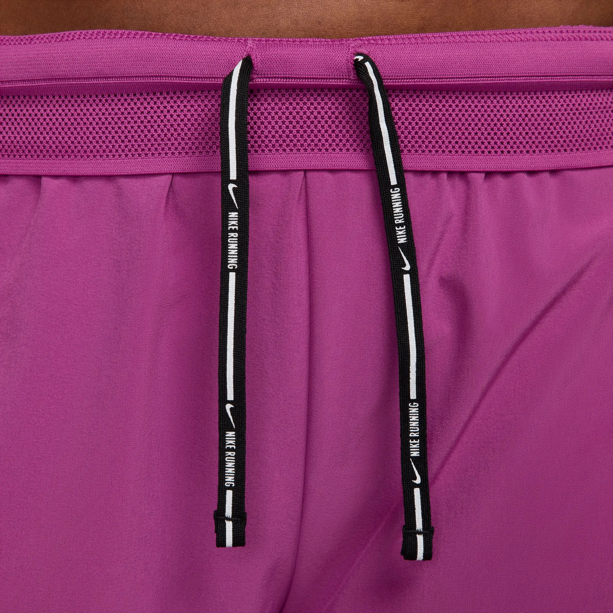 Nike AeroSwift Shorts | Hot Fuchsia / Black | Womens